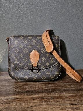 Authentic Louis Vuitton Vintage Saint Cloud GM Monogram Canvas